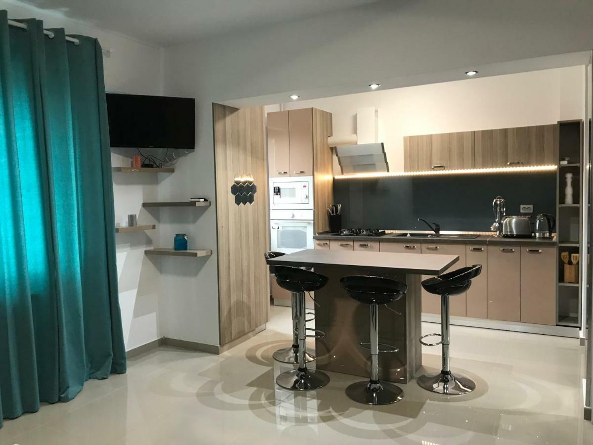 Luxury Flat 9 Near Metro Apartment Bukares Bagian luar foto