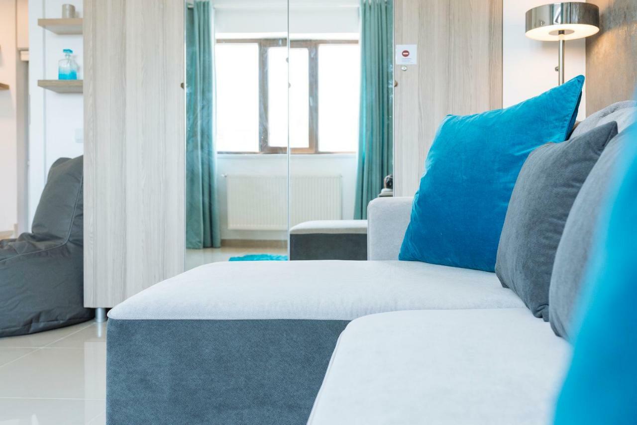 Luxury Flat 9 Near Metro Apartment Bukares Bagian luar foto