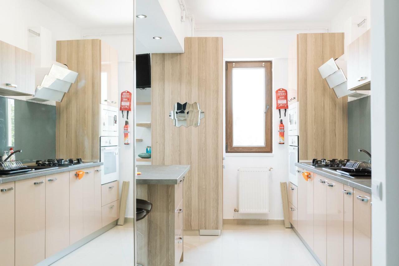 Luxury Flat 9 Near Metro Apartment Bukares Bagian luar foto