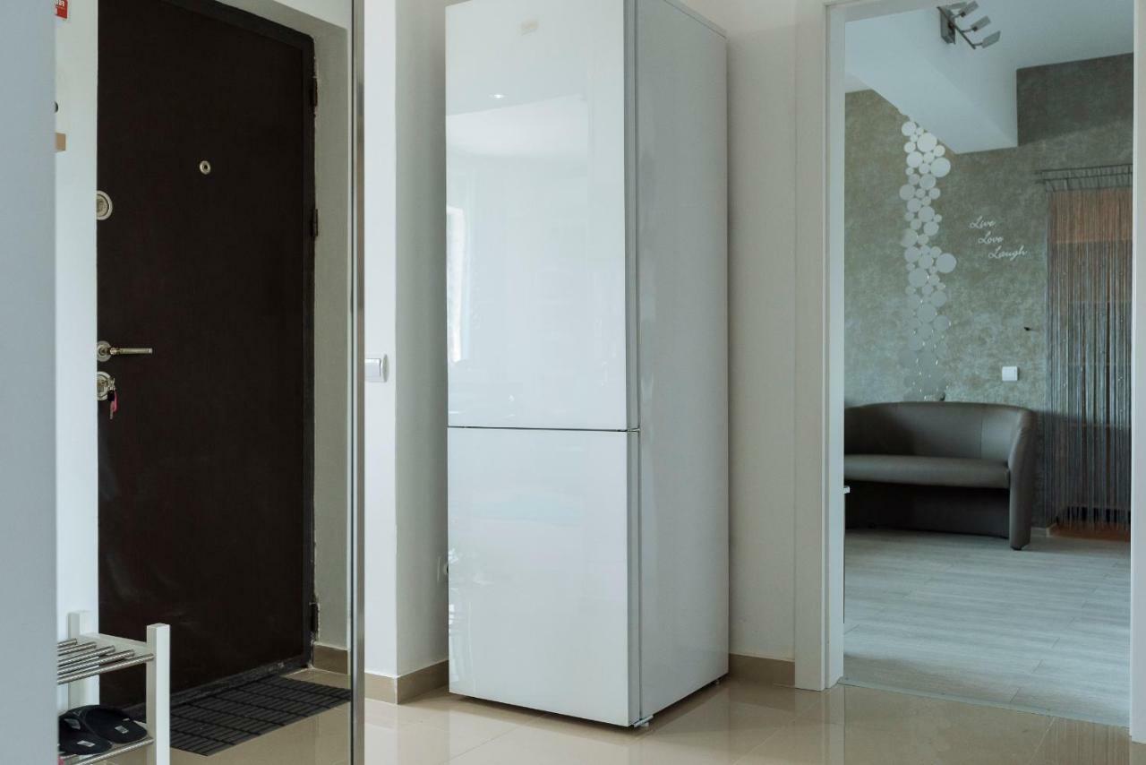 Luxury Flat 9 Near Metro Apartment Bukares Bagian luar foto