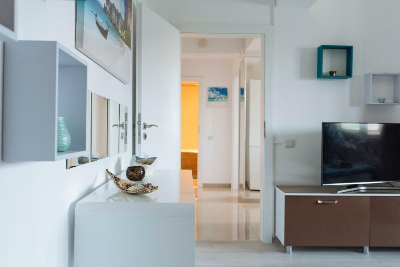 Luxury Flat 9 Near Metro Apartment Bukares Bagian luar foto