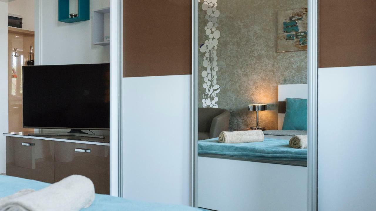 Luxury Flat 9 Near Metro Apartment Bukares Bagian luar foto