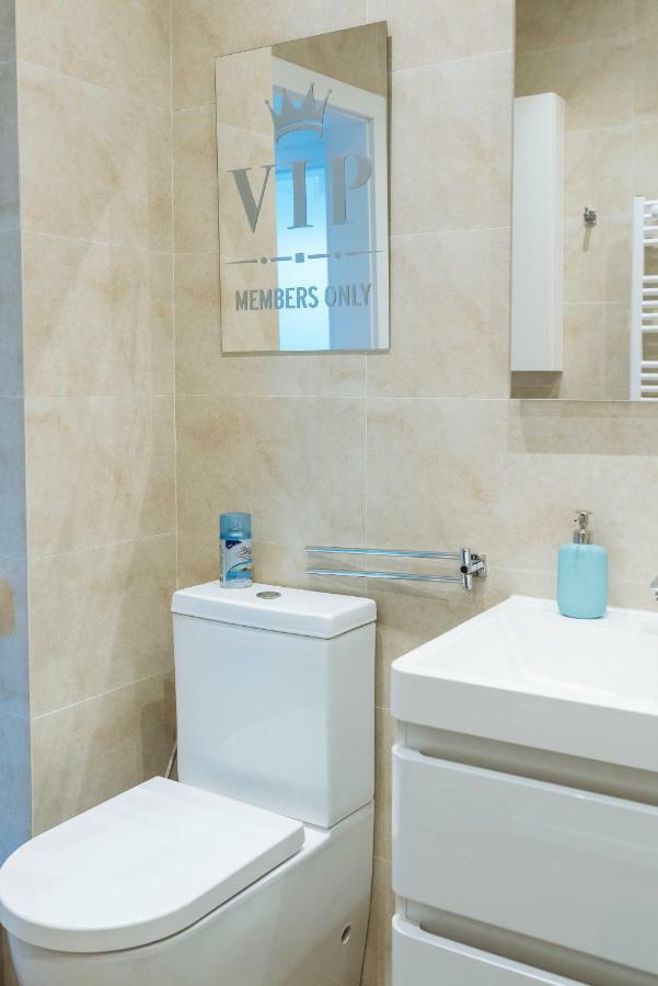 Luxury Flat 9 Near Metro Apartment Bukares Bagian luar foto