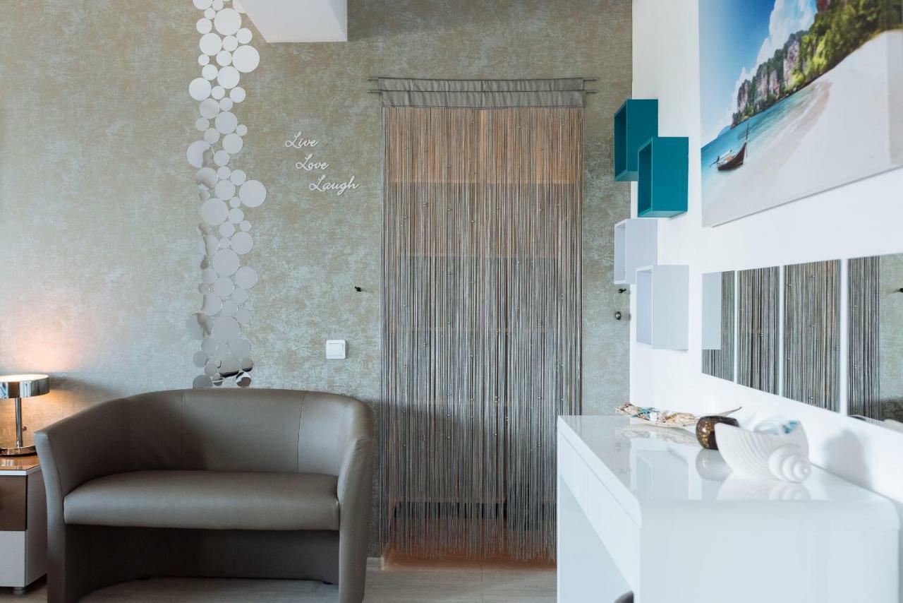 Luxury Flat 9 Near Metro Apartment Bukares Bagian luar foto
